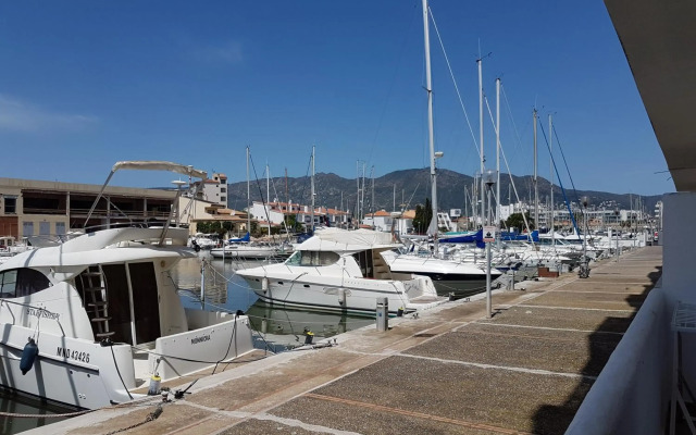 Marina 2