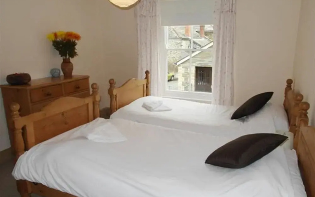 Cozy Holiday Home in Padstow near Beach