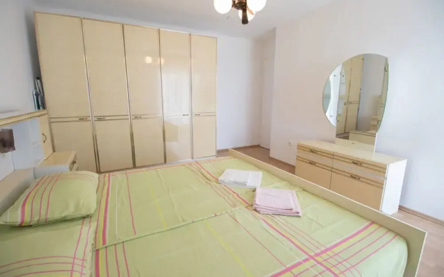 Apartment Mladen