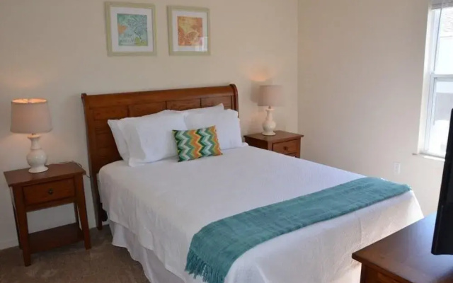Modern Lucaya 4 Bedrooms 3 Baths Townhome
