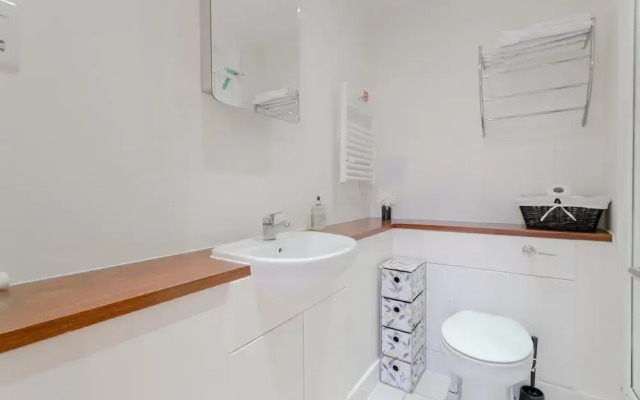 2 Bedroom Apartment Near Stepney Green