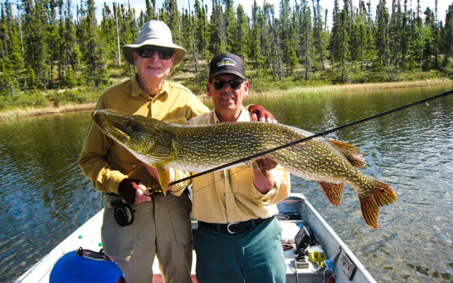 Selwyn Lake Lodge