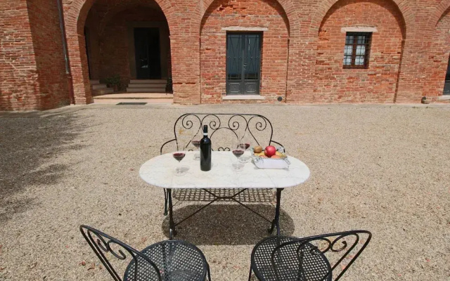 Luxurious Farmhouse in Montepulciano with Swimming Pool