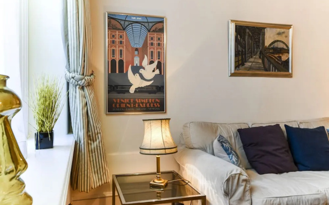 Kensington Queens Gate Apartment