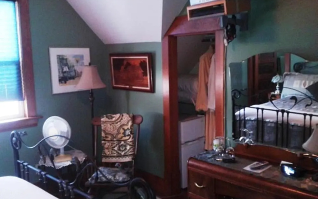 Phoenix House B&B