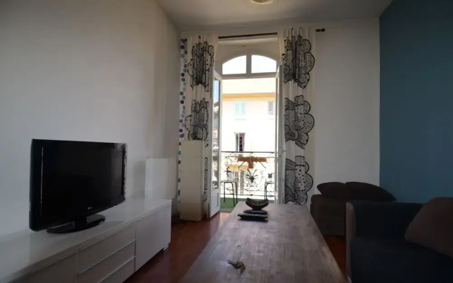 Apartment 5 Persons In Acropolis District In Nice