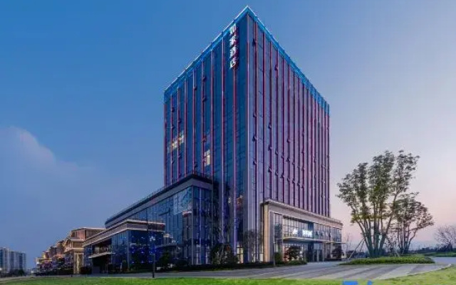 Homeinn · neo (Jiaxing Olympic Sports Center Swan Lake)