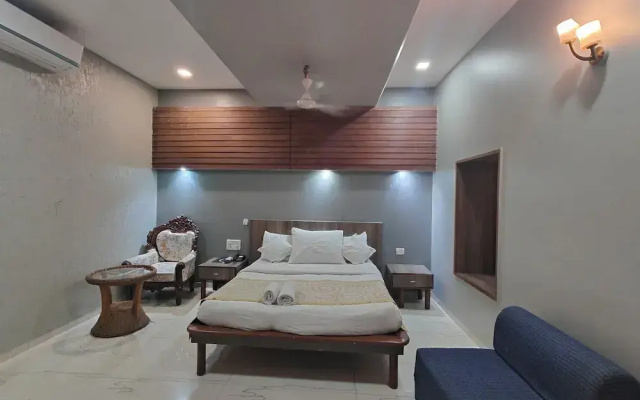 Hotel maharaja international