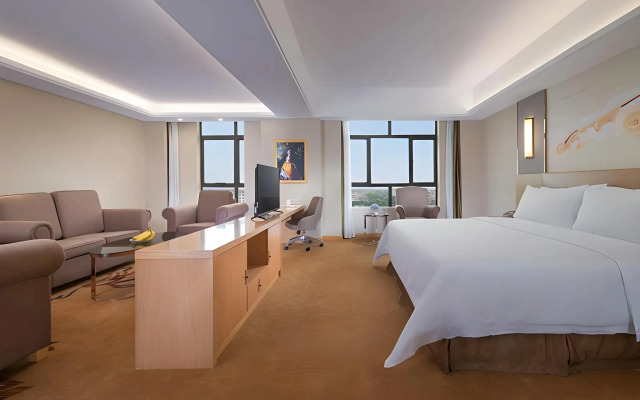 Vienna International Hotel ( Shunde Jun'anBiguiyuan Golf Club）