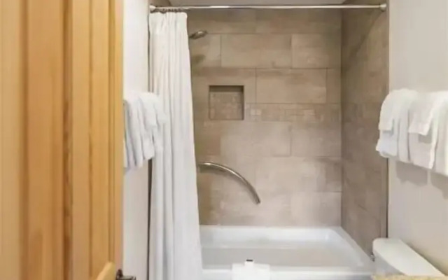 Lodge Condo 30