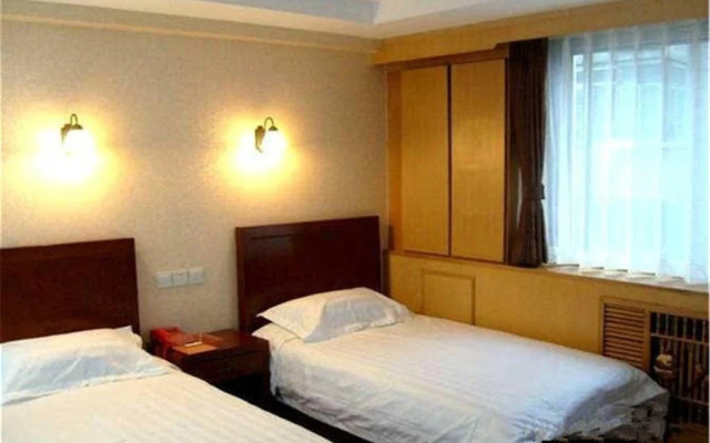 Chengde Huatang Hotel