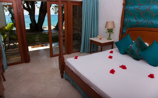 Sunset Beach Hotel in Mahe Island, Seychelles from 353$, photos, reviews - zenhotels.com guestroom