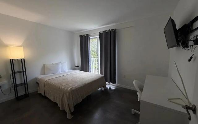 Triangle Suites LLC