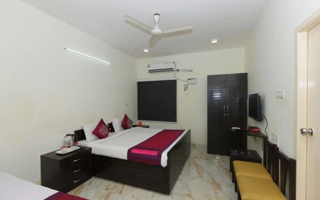The ECR Grand Residency by OYO Rooms