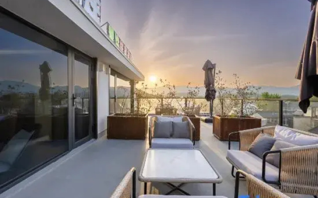 Yixing Longxi Mountain Villa (Bamboo Sea Scenic Area Store)