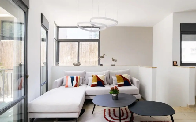 Elegant Duplex with XL Patio by FeelHome