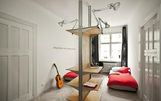 Отель Quotel Apartament Польша, Познань - отзывы, цены и фото номеров - забронировать отель Quotel Apartament онлайн комната для гостей