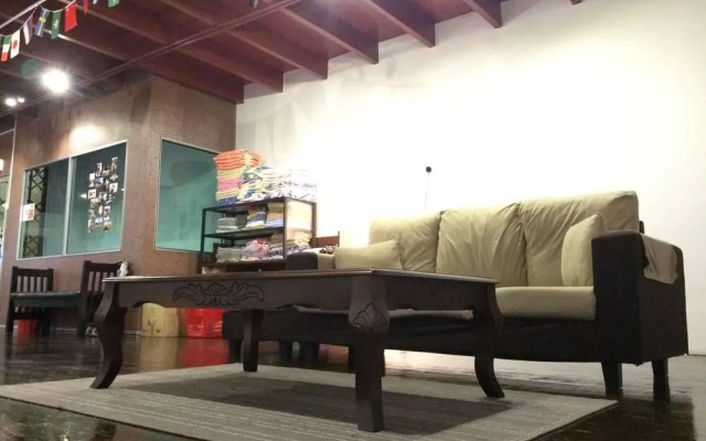 1981 Guest House