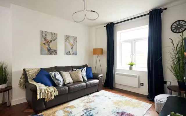 Apartment Sleeps 5 With Parking