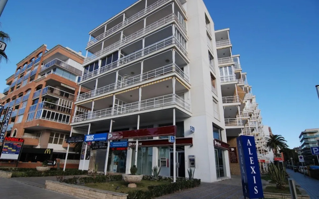 Apartamentos Zeus Alexis