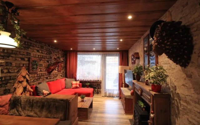 Maisalm, Apt 4