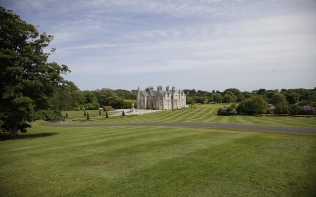 Trump MacLeod House & Lodge, Scotland