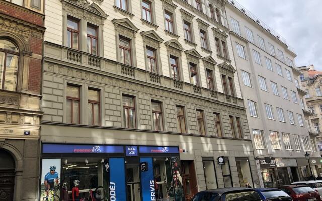 Апартаменты Old Town - Skorepka Apartments вид на фасад