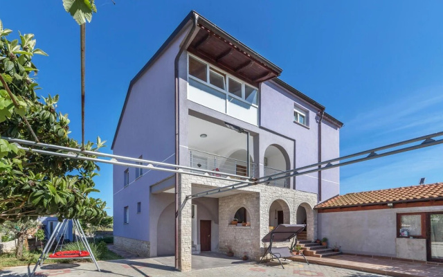 Stunning Apartment in Peroj With Wifi and 4 Bedrooms