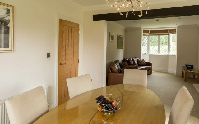 Oakley Hall Hotel