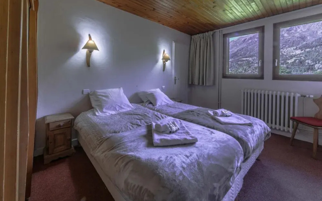 Authentic Chalet Méribel Village Close to the slopes