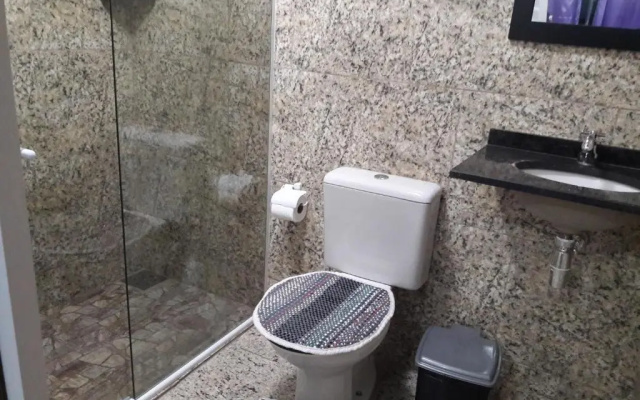 Hostel Falcão-Suites Privativas com Ar Condicionado