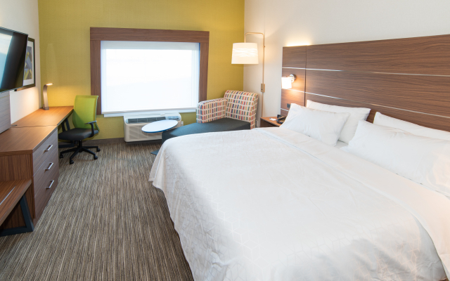 Holiday Inn Express & Suites North Battleford by IHG