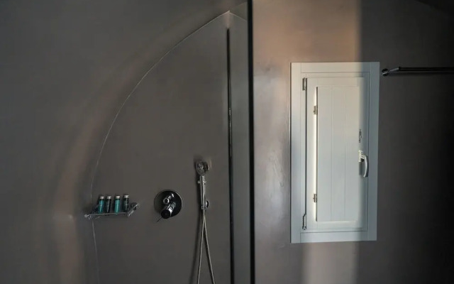 Uranides Luxury Suites