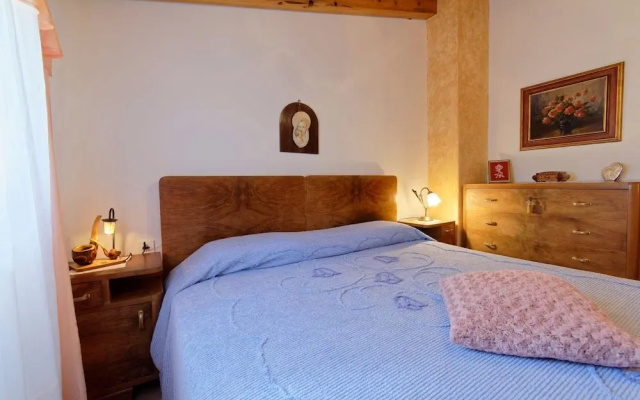 Casa Mira - Two Bedroom Holiday Home with Pool