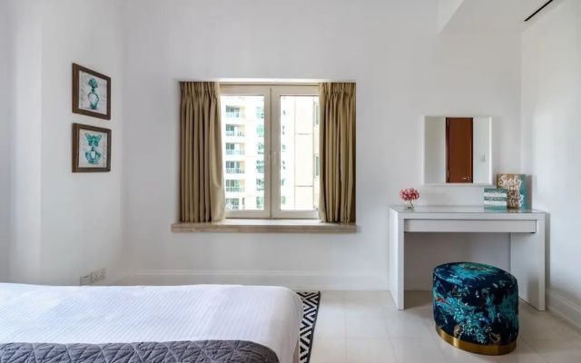 Elegant 3BR in Dubai Marina With Scenic Views!