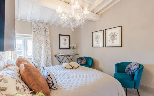 Casa Marta in Lucca With 2 Bedrooms and 1 Bathrooms