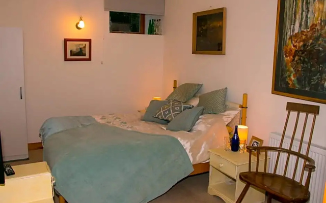 James John Hamilton House and backpacker hostel