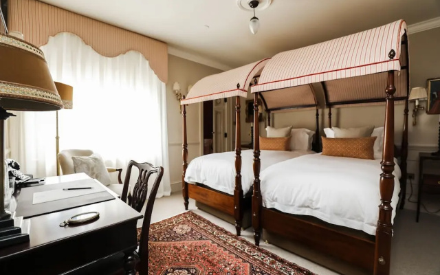 Henry's Townhouse