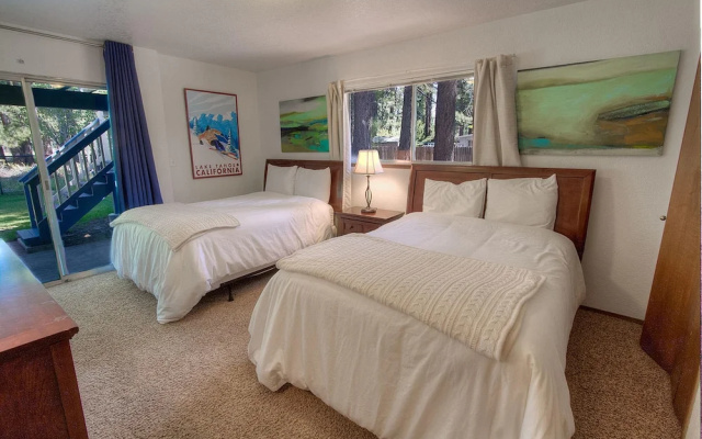Ponderosa Palace by Lake Tahoe Accommodations