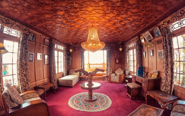 Houseboat New Golden Flower