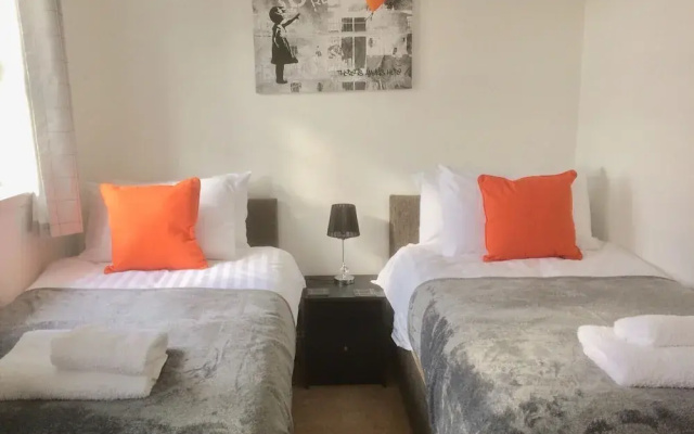 Nine Oaks Apartment