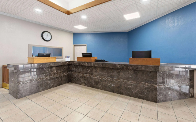 Baymont Inn and Suites by Wyndham Farmington, MO