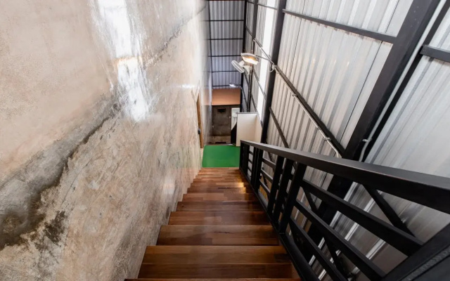 The Alley Hostel & Bistro