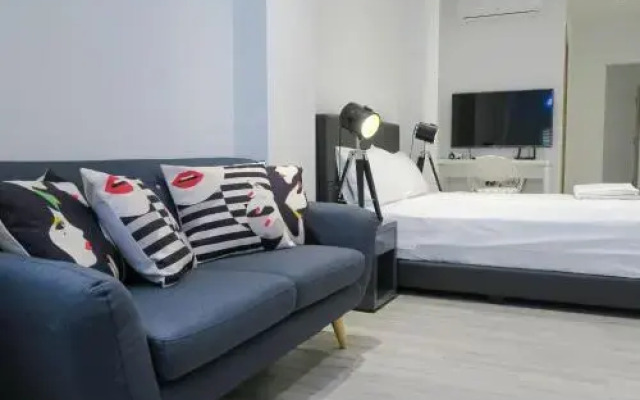 Comfy Studio 5 by ReCharge
