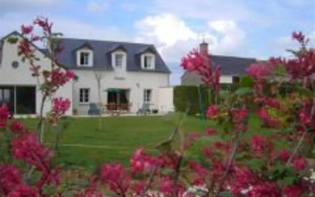 Gîte La Chapelle-Saint-Martin-en-Plaine, 4 pièces, 7 personnes - FR-1-491-55