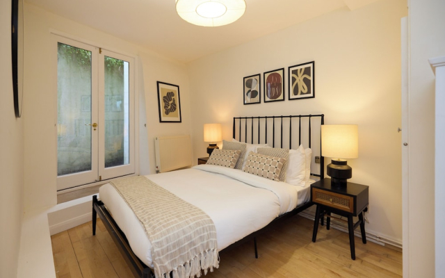 The Albion Lower Apartment