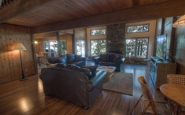 Cyh1281- Tahoe Acres 5 Bedroom Home