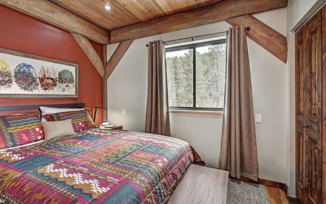Skyrun 2 Bedroom Cabin by RedAwning