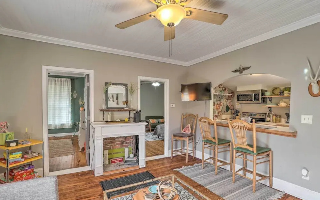 Stylish Woodfin Home w/ Backyard & Fire Pit