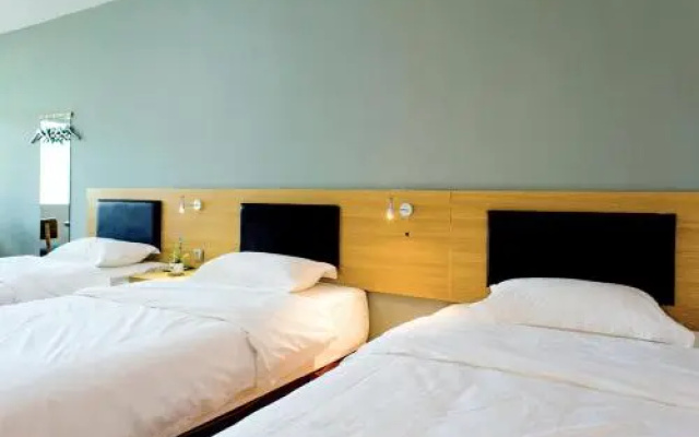 He Tu Traveling Hotel